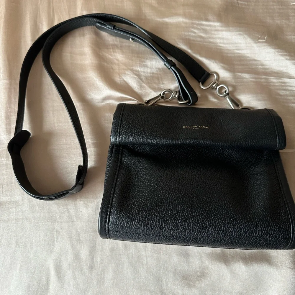 Small Balenciaga fold over crossbody bag 2018 - Picture 7 of 8
